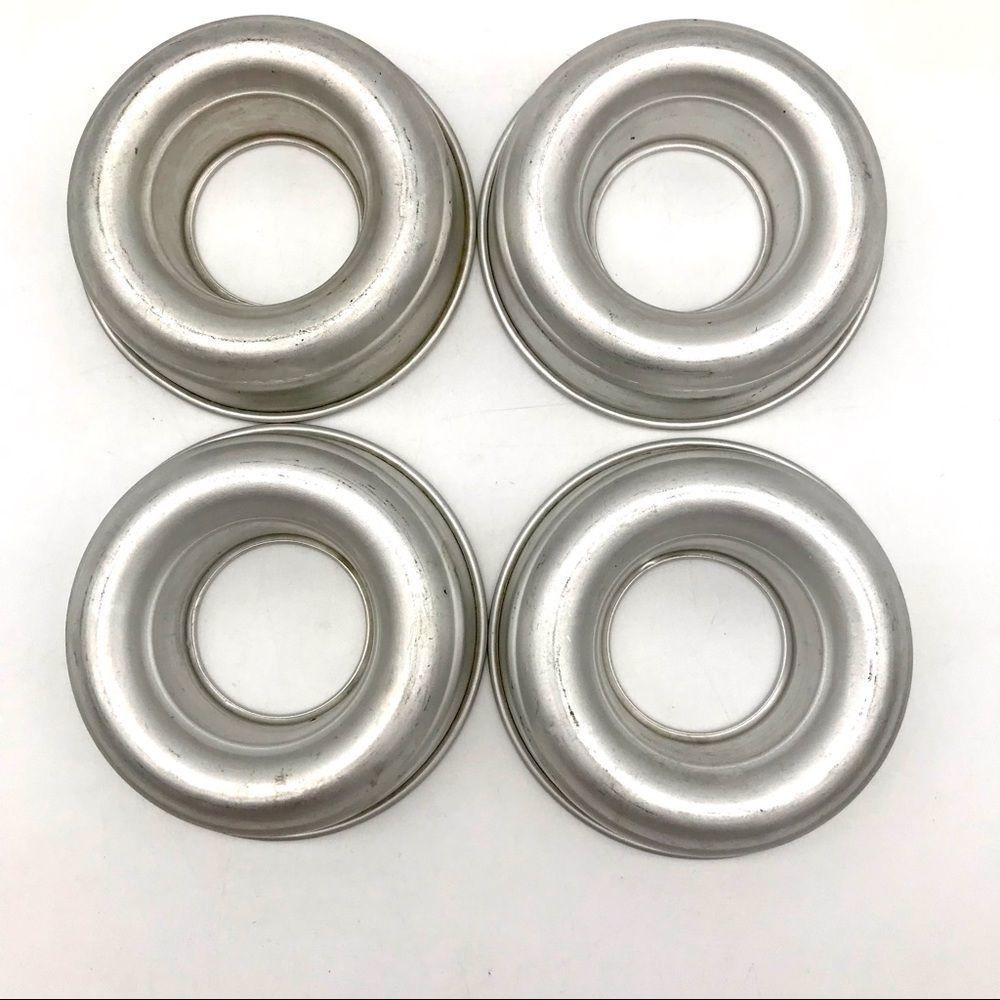 Set of 4 Aluminum Mini Jello Or Bakeware Molds